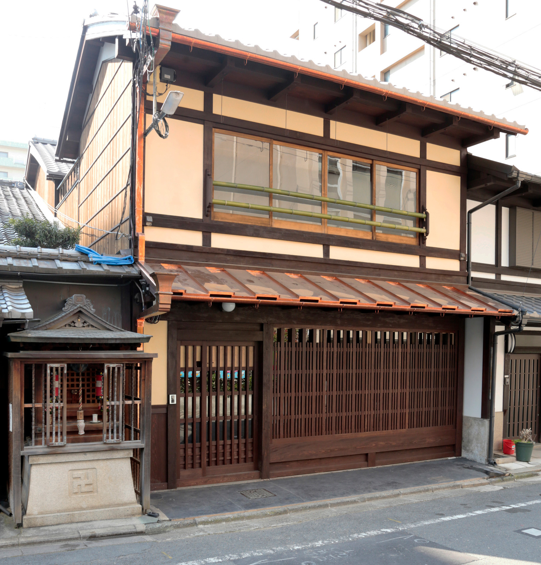 96 Jpn Machiya Shijo Cho Facade Post Cons 2017 04 03